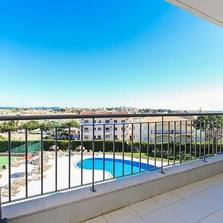 Apartamento Charming Flat 10 Min Walk To *