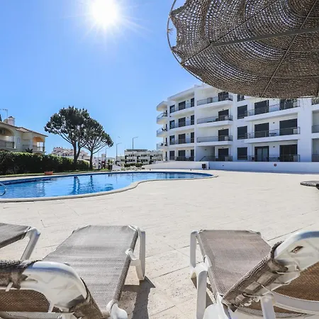 Charming Flat 10 Min Walk To Beach Apartment