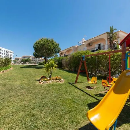 Charming Flat 10 Min Walk To Beach Apartment