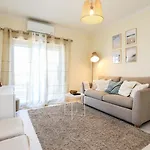 Apartman Charming Flat 10 Min Walk To Beach *